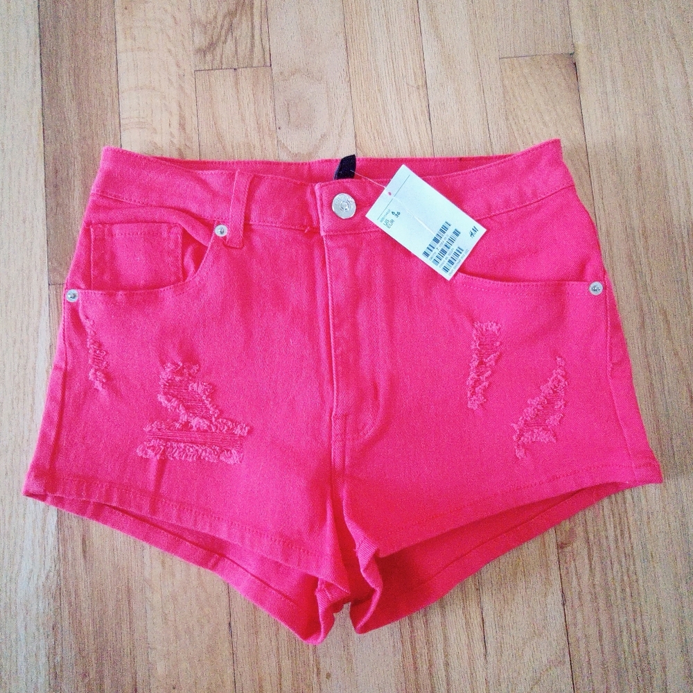 NWT H&M Red Distressed Denim High Waisted Shorts Women's Size 6